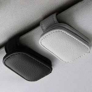 Clip de rangement multifonctionnel en cuir PU pour lunettes de soleil et cartes, pour pare-soleil de camping-car, pliable, à fixation magnétique stable et pratique - Product Image 1