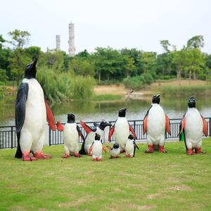 Sculpture personnalisée de famille de pingouins antarctiques en résine et fibre de verre, <span class=keywords><strong>statue</strong></span> artisanale pour la décoration des fêtes, exposition de parcs à thème et événements - Product Image 2