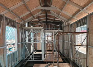 Maison mobile à deux chambres préfabriquée sur roues prête à être expédiée avec structure en acier léger - Product Image 5