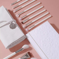 12 pinceaux de maquillage professionnels en poils de chèvre naturels et synthétiques blancs, personnalisables avec logo OEM, pour kit de pinceaux, marque privée