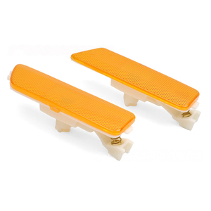 Aplicable a la Versión Americana de Luces de Posición Delanteras y Laterales con Conector de Abrazadera y Señales de Giro - Product Image 1