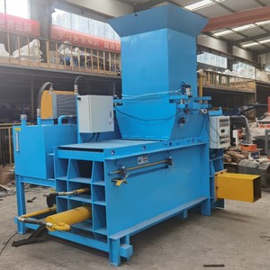 Presse à balles populaire pour copeaux de bois et sciure de bois, machine de conditionnement pour le traitement des déchets de bois - Product Image 2