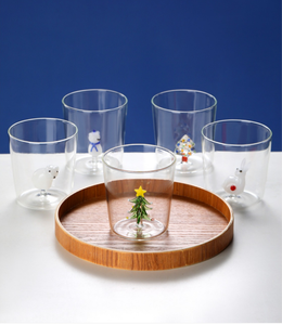Tazza di vetro decorativa soffiata in vetro soffiato con simpatiche figurine di albero di natale all'interno della tazza di vetro di natale artigianale - Product Image 6