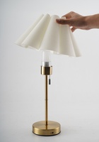 Lampe de chevet sans fil en métal, design luxueux en tissu et fer forgé, alimentée par piles, pour chambre, bureau, hôtel, café, bar, lampe de bureau à intensité variable