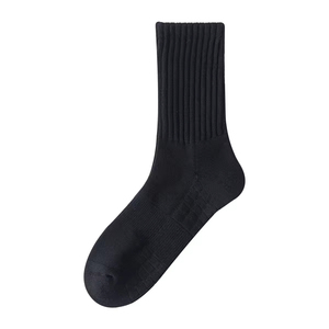 ถุงเท้าข้อสั้นผ้าฝ้ายสีดำขาวแบบขายส่ง ขนาดใหญ่พิเศษ ระบายอากาศได้ดี เหมาะสำหรับเล่นกีฬาและใส่ทุกวัน  ถักทออย่างดี มีโลโก้  สำหรับฤดูใบไม้ผลิ ราคาถูก - Product Image 3