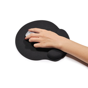 Produit phare Tapis de <span class=keywords><strong>souris</strong></span> de jeu pour le bureau <span class=keywords><strong>Repose</strong></span>-<span class=keywords><strong>poignet</strong></span> en mousse à mémoire de forme noir pur <span class=keywords><strong>Repose</strong></span>-main pour clavier Matériau en tissu durable - Product Image 2