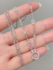 สร้อยคอทองคำ 18K ยี่ห้อซินฟลาย ประดับเพชรธรรมชาติ 0.60 กะรัต พร้อมจี้ห้อยแบบมีตัวล็อก ดีไซน์พัฟ มารีเนอร์ ลิงค์เชน เครื่องประดับคุณภาพสูง - Product Image 1