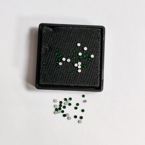 พลอยเทียมทรงกลมขนาด2มม. ทำจากคริสตัลแวววาวไม่มีตะกั่วมีหลายสี - Product Image 4