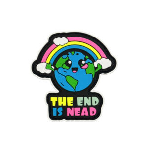 Badge PVC personnalisé en caoutchouc souple 2D, découpé avec précision, pour presse à chaud, vente en gros pour ateliers - Product Image 6