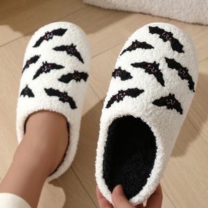Pantoufles d'intérieur et d'extérieur douces et confortables en peluche pour l'hiver, avec logo personnalisé, nouvelle collection, vente en gros pour grossistes - Product Image 5