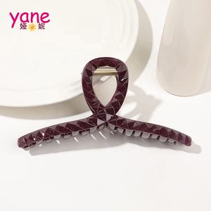 Pinza de plástico para el pelo con diseño de diamantes para mujer, garra grande de 13cm, personalizada, venta al por mayor - Product Image 5