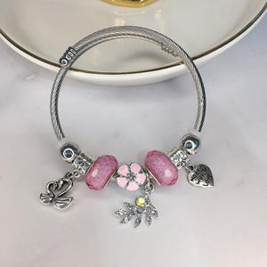 <span class=keywords><strong>Bracelet</strong></span> à breloques fleur en vente chaude, plaqué argent, acier inoxydable, <span class=keywords><strong>bracelet</strong></span> à breloques cœur de <span class=keywords><strong>lotus</strong></span> pour femmes - Product Image 4