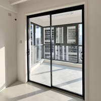 Porte intérieure à haute stabilité avec portes coulissantes en verre et système complet de quincaillerie pour portes coulissantes