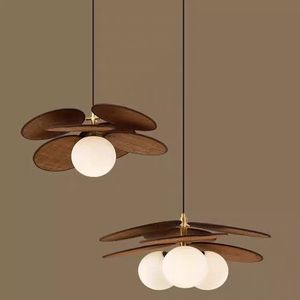 Suspension vintage française du milieu du siècle en bois de frêne, fer et verre, double usage, fixation par ventouse, options marron/or/blanc pour chambre à coucher - Product Image 4