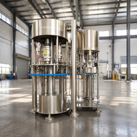 Nouvelle petite machine automatique de remplissage et de bouchage de bouteilles PET pour eau pure, entraînée par un moteur/une machine