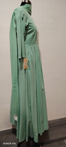 Ensemble Kurti Duppata long en coton pur avec broderie ethnique verte pour femmes, à porter lors de fêtes et de cérémonies familiales - Product Image 2