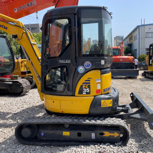 Excavadora Usada Komatsu de 3.5 Toneladas, Mini Excavadora de 3 Toneladas PC35 PC35MR, Tractor Excavador con Pocas Horas de Uso, Ideal para Granjas y Jardines - Product Image 1
