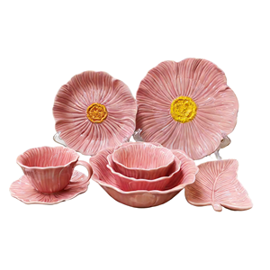 Peralatan Makan Keramik Bunga Merah Karang Buatan Tangan untuk Makanan Sehari-hari dan Penyajian Makanan Penutup - Product Image 1