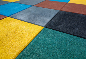 Revêtement de sol EPDM de sécurité de haute qualité, antidérapant, premium, sans danger pour les enfants, inodore, résistant aux chocs et à l'usure, à poser sur site - Product Image 4