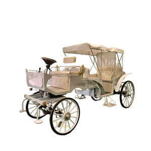 Bus touristique classique vintage, voiture rétro classique - Product Image 1