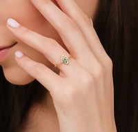 Anillos Modernos de Plata de Ley 925 con Baño de Oro de 18K y Esmeraldas Marquise de Alta Calidad