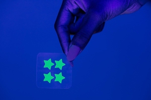 Huỳnh quang Sao mụn các bản vá lỗi 4PC phong bì Neon Glow mụn dán đêm an toàn Hydrocolloid điều trị tại chỗ - Product Image 2