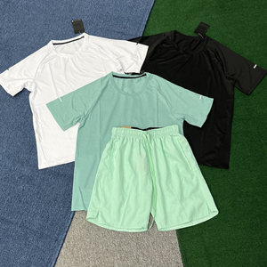 ชุดกีฬาผู้ชาย ชุดวิ่งแห้งเร็ว เสื้อยืด กางเกงขาสั้น ชุดออกกำลังกาย ฟิตเนส ระบายอากาศ ชุดกีฬา ชุดลำลอง เสื้อฟุตบอล - Product Image 1