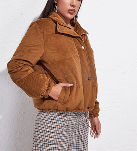 Venta al por mayor de abrigos personalizados para mujer, chaquetas acolchadas de pana para invierno, chaquetas hinchadas de algodón cálidas para otoño con forro de nailon - Product Image 3