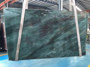 Lastra di Marmo Royal Jadeite Luminosa Verde <span class=keywords><strong>Giada</strong></span> Imperiale con Sottili Venature Dorate OEM per Pareti Decorative di Palazzi e Boutique di Gioielli di Lusso - Product Image 2