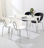 Chaise de salle à manger nordique moderne et empilable en métal de Restaurant de conception simple de maison créative de prix usine