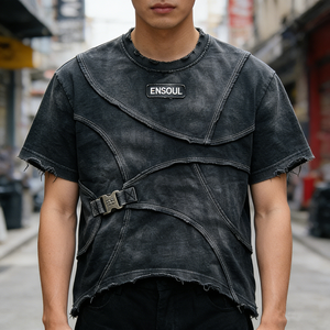 Camiseta Oversize Vintage para Hombre con Lavado Ácido, Estilo Urbano, Algodón Pesado Personalizado, Techwear, Bordes Desgastados, Diseño con Hebilla Metálica - Product Image 3