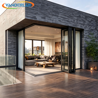 Porte pliante en aluminium à cadre fin, effet visuel maximal pour projet d'accès au balcon de maison duplex