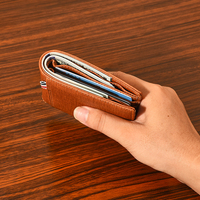 Desainer kustom Bifold PU kulit dompet ramping untuk pria RFID memblokir anak laki-laki tempat kartu terbuka poliester OPP tas anyaman pendek langsung