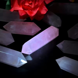 Vente en gros de baguettes de cristal de quartz rose naturel à double pointe polies, tours de cristal de guérison pour la décoration intérieure et les cadeaux - Product Image 1