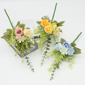 Mini bouquet de roses artificielles et d'eucalyptus Dongchen Crafts, fleurs nouées à la main, pour la décoration de la maison, arrangement de table de salon - Product Image 3