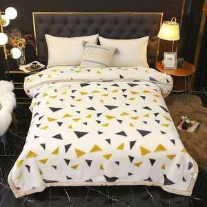 Bán Sỉ Chăn Nhung Raschel Màu Trắng Đen Mềm Mại Mùa Xuân Chăn Lông Cừu Flannel 100% Polyester Bộ Đồ Giường Cho Mùa Đông King Size - Product Image 3