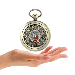 <span class=keywords><strong>Montre</strong></span> de poche en bronze vintage avec design à clapet creux doigt <span class=keywords><strong>aiguille</strong></span> métal boussole extérieure cadeau de cross-country pour les enfants - Product Image 3