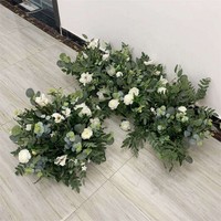 Guirlande florale artificielle moderne faite à la main en soie avec verdure suspendue pour la décoration de la remise des diplômes et de la fête des Mères