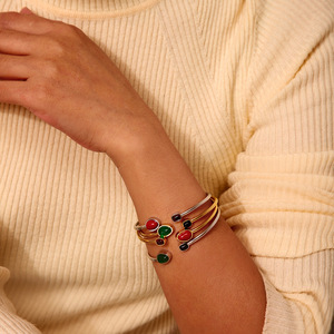 Pulsera Ajustable Unisex de Acero de Titanio Chapada en Oro de 18K con Ágata Negra y Verde, Diseño Geométrico, Marca HR, Superventas - Product Image 2