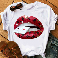Elegante Blusa Gráfica con Estampado de Labios y Ojos para Mujer Cuello Redondo Manga Corta Top Básico Ropa Casual de Verano Camisa Urbana con Beso