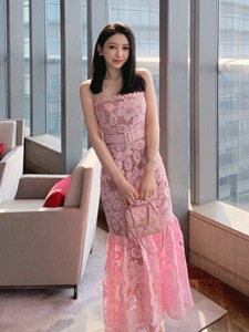 Vestido <span class=keywords><strong>de</strong></span> tirantes ajustado <span class=keywords><strong>de</strong></span> encaje soluble en agua color <span class=keywords><strong>rosa</strong></span> flor <span class=keywords><strong>de</strong></span> cerezo, siete colores, Ramadán 2026 - Product Image 1