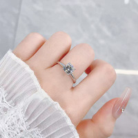 Anello di fidanzamento da donna in platino Pt950 con diamante fantasia coltivato in laboratorio, montatura a 4 griffe con gambo dritto e cuscino, stile semplice ed elegante