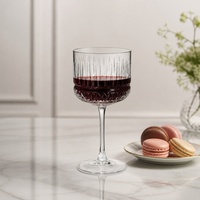 Verre à vin rouge transparent sur pied, personnalisable avec logo gravé, réutilisable et multifonctionnel pour les fêtes