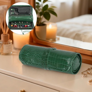 Astuccio Portagioie Arrotolabile in Pelle PU Multicomparto, Facile da Usare in Viaggio, Anti-attorcigliamento, Resistente all'Acqua, Design Eco-Friendly - Product Image 6