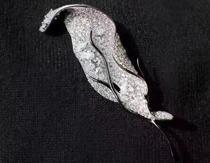 Broche feuille en argent sterling 925 avec zircon cubique Bijoux uniques pour femmes pour les mariages et les fêtes pour les cadeaux et les fiançailles - Product Image 4