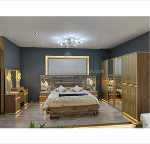 2025 Mirrored <strong>Headboard</strong> Elegant Luxurious <strong>Super</strong> <strong>king</strong> Size 8 Doors Royal Furniture Antique Gold Bedroom Furniture Sets - Product Image 1