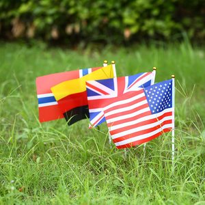 Vente en gros polyester mini petit <span class=keywords><strong>4</strong></span> "x 6" tous les pays drapeau à main nous états-unis drapeau américain agitant la main avec petit bâton poteaux en <span class=keywords><strong>bois</strong></span> - Product Image 3