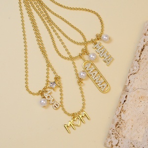 Regalo per la Festa della Mamma, Collana con Ciondolo a Numero in Rame Placcato Oro 18k e Zirconi, con Perla, per Mamma - Product Image 2