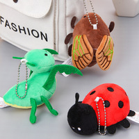 Jouets en peluche mignons en coton PP, figurines d'insectes (Mantis, Cigale, Abeille), porte-clés, pendentifs et breloques pour sacs à dos - Vente en gros disponible pour tous les âges