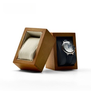 Caja de exhibición de relojes personalizada, nueva, de madera maciza con almohada de microfibra, soporte de exhibición para relojes de pareja - Product Image 4